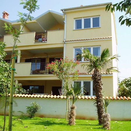Apartment Nina Ровинь Экстерьер фото